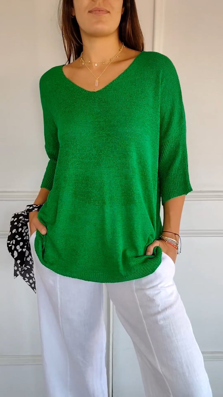 Plain knitted top with V-neck