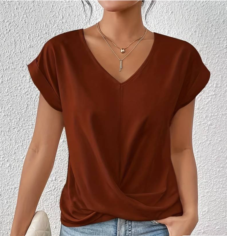 Lela | The perfect v-neck top