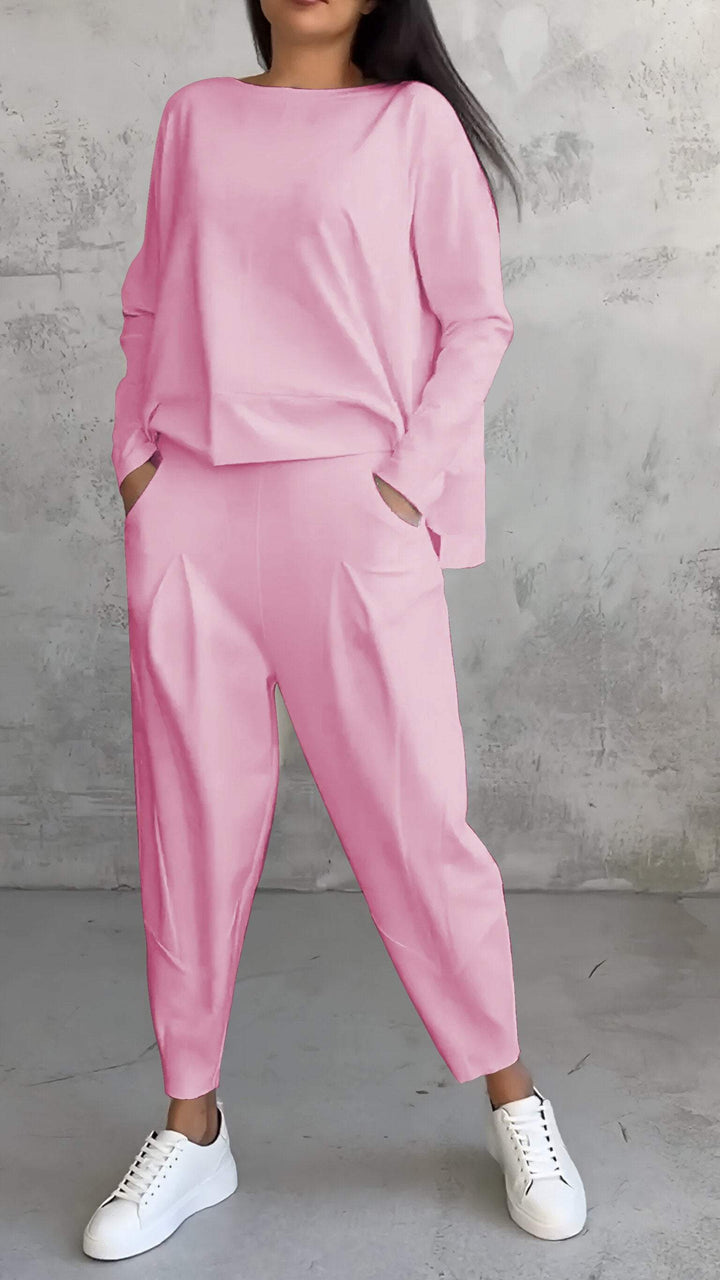 Jordyn - Two-piece leisure suit with a crew neck and long sleeves